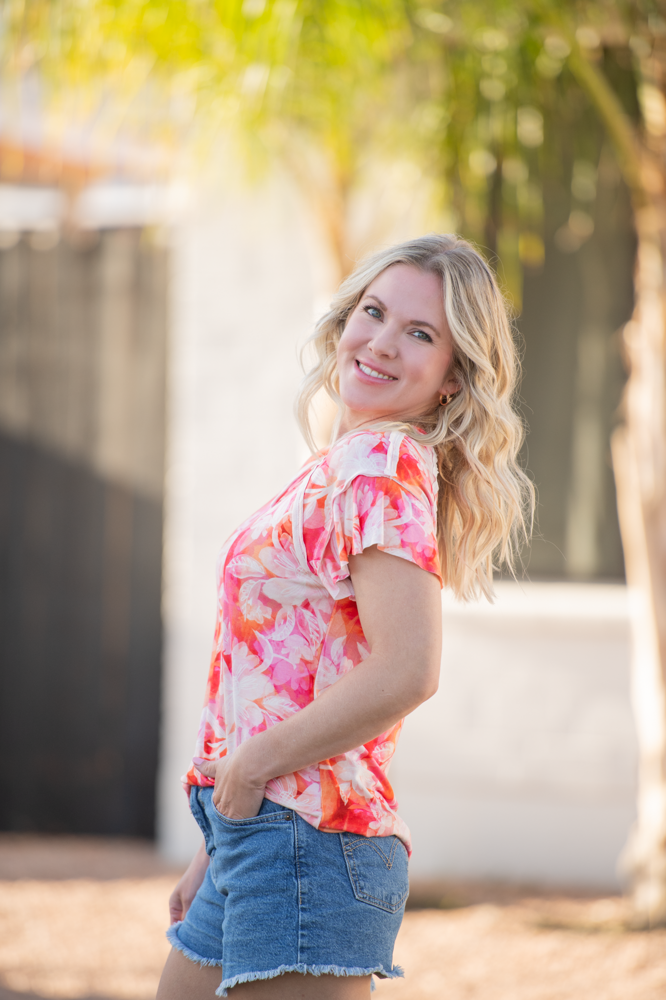 IN STOCK Raelynn V-Neck Top - Sunset Tropical Floral FINAL SALE