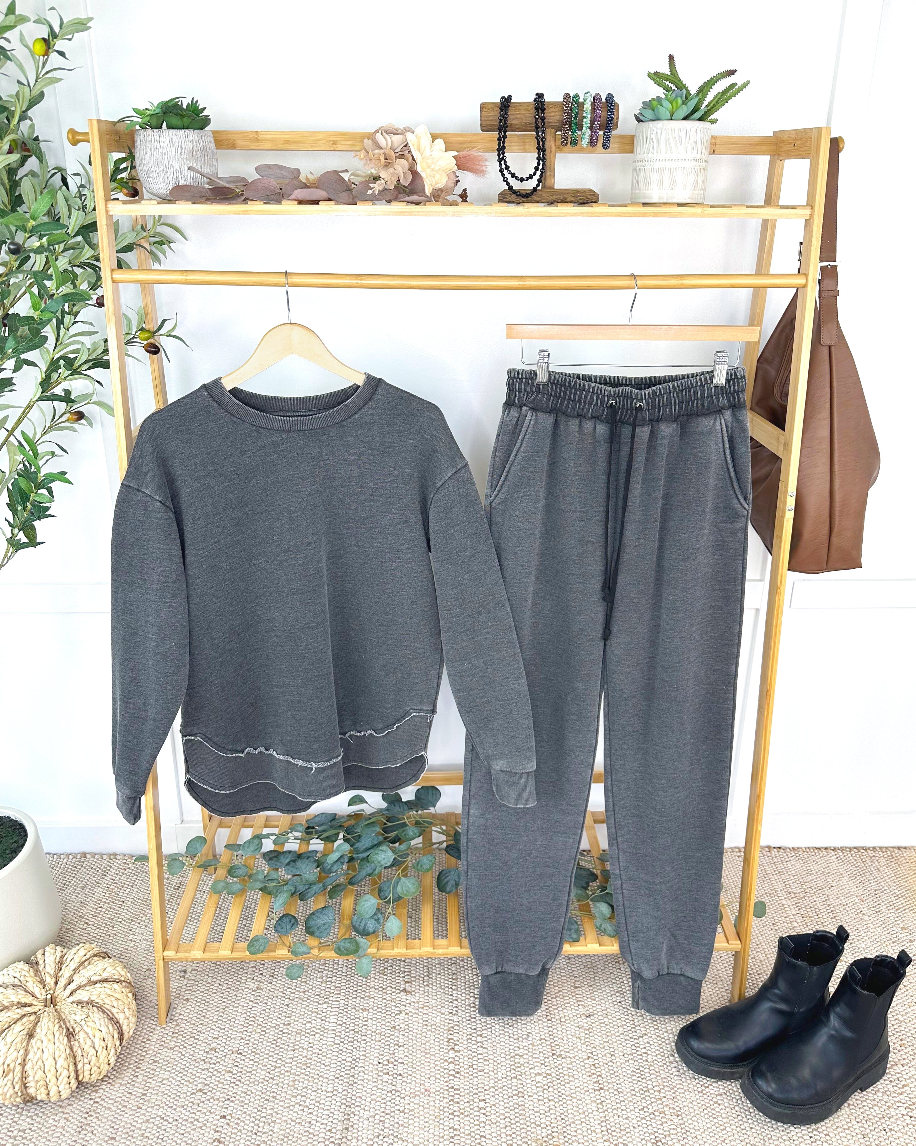 IN STOCK Vintage Wash Pullover - Black